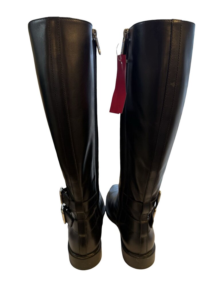 Double buckle tall w/box