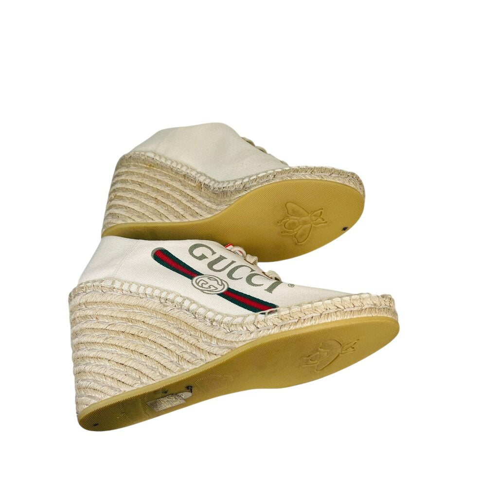 Canvas Wedge
