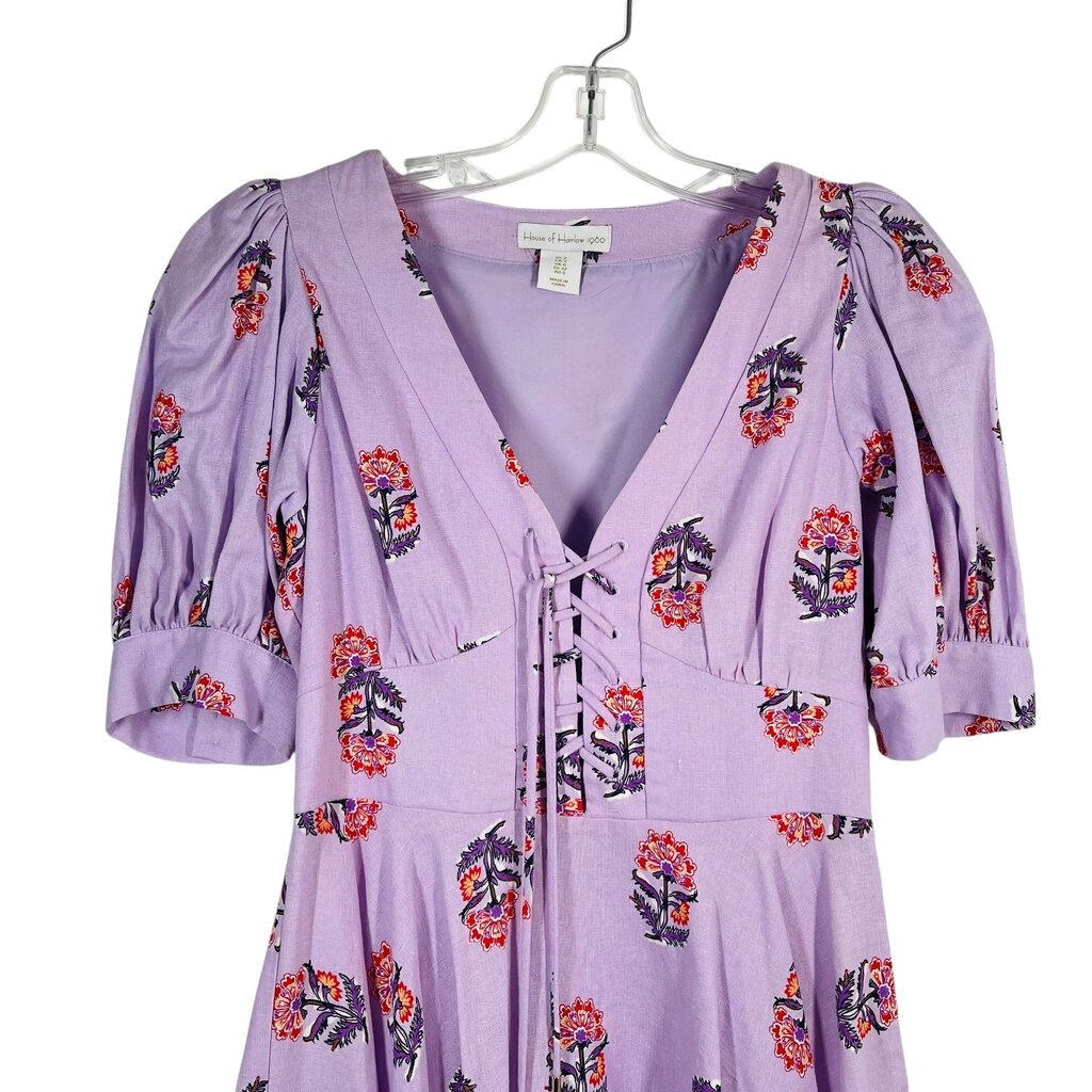 Floral Lace Up