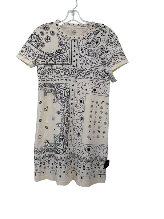 Pinwheel Paisley Print