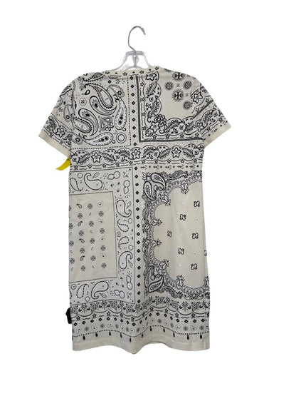 Pinwheel Paisley Print