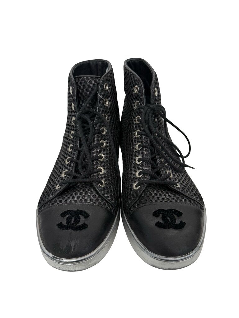 Hi Top Sneaker