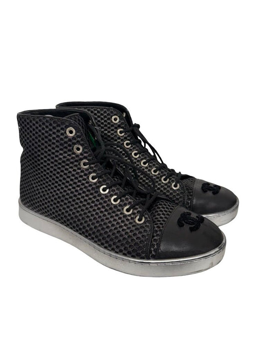 Hi Top Sneaker