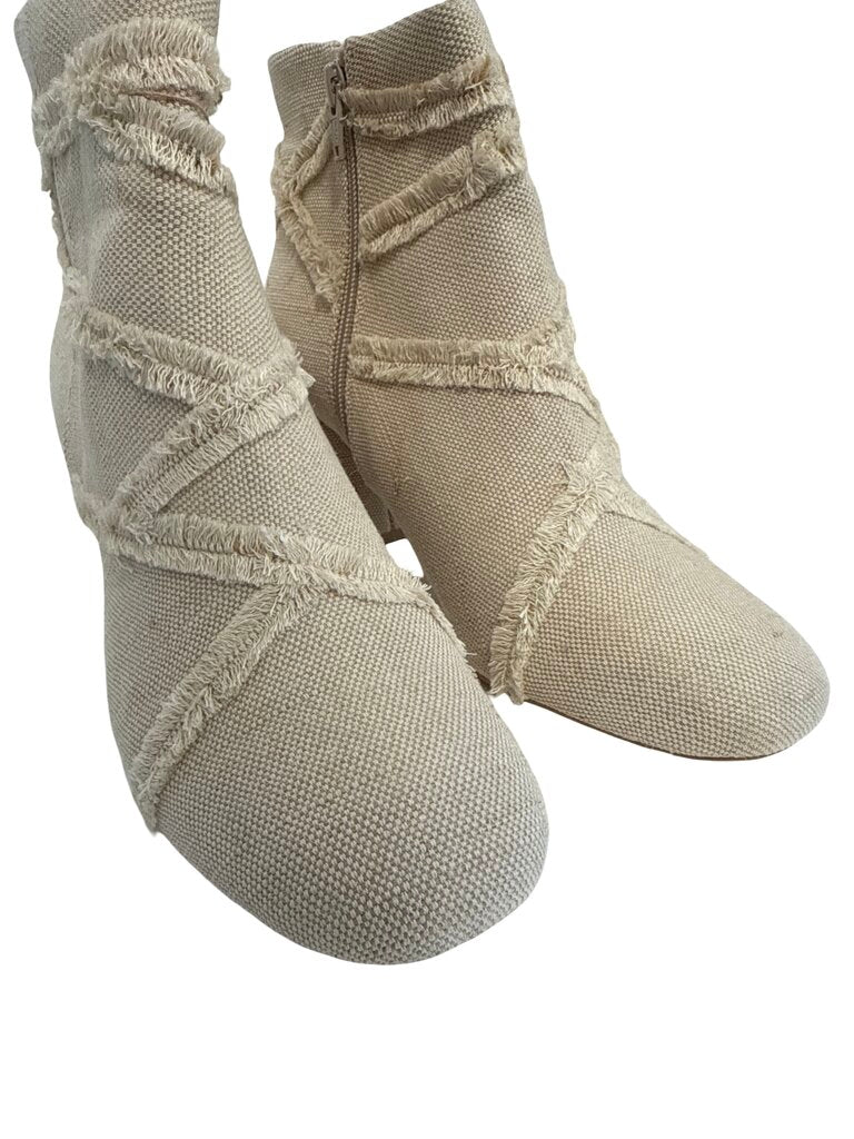 Canvas Bootie W/Heel
