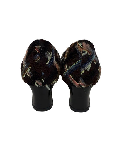 Tweed Logo Low Heel Pumps