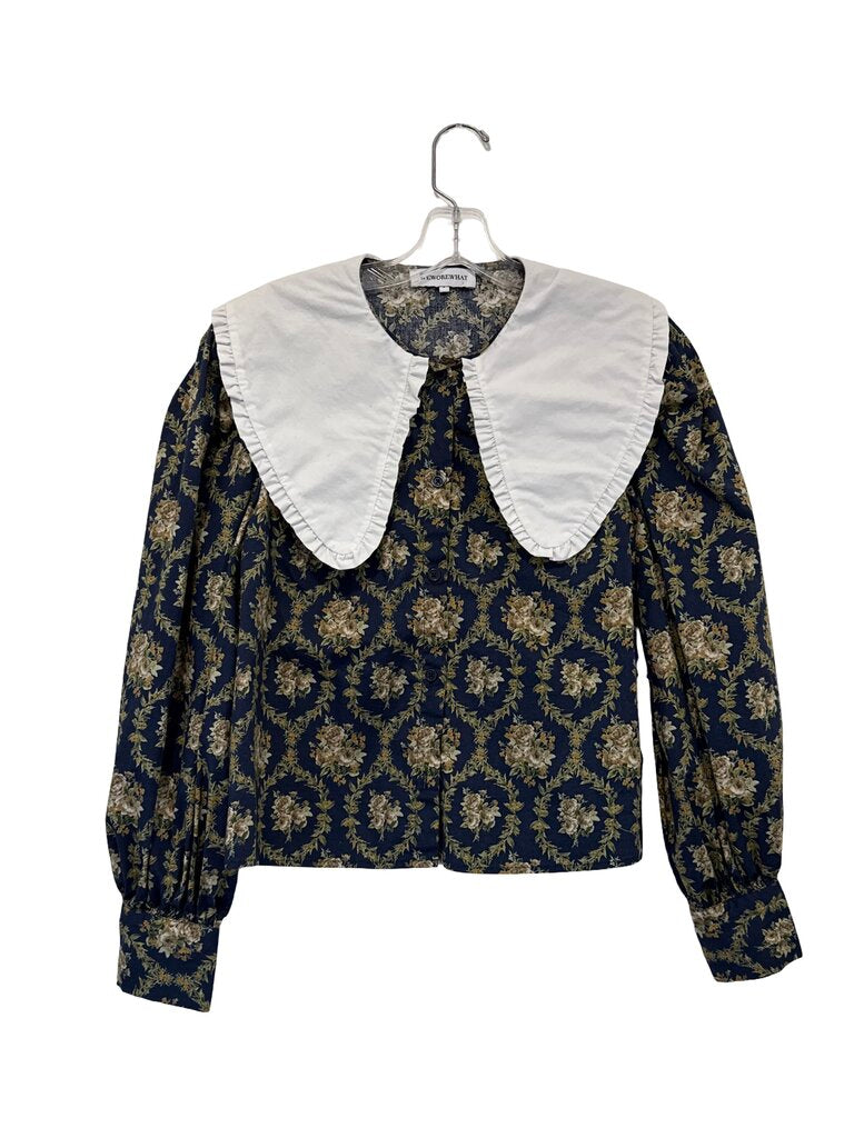 Floral W/Pilgrim Collar