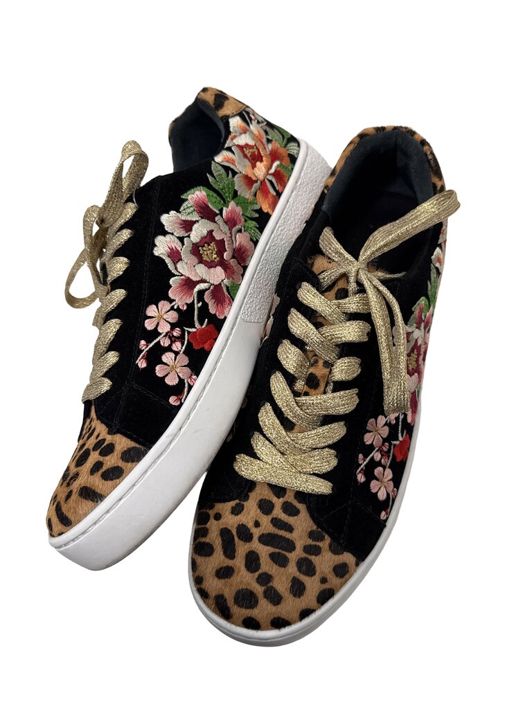 Animal/Floral Lace Up