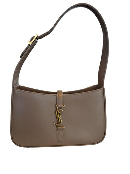 Le 5 a 7 Hobo
