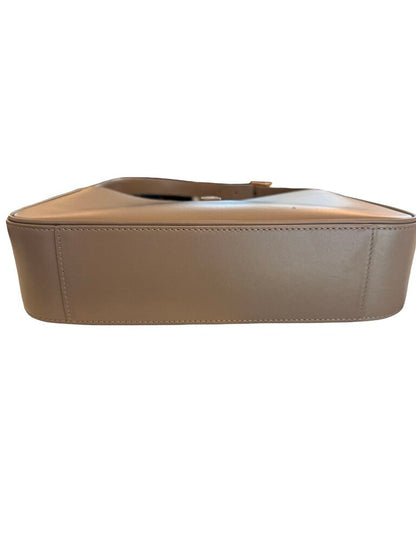 Le 5 a 7 Hobo