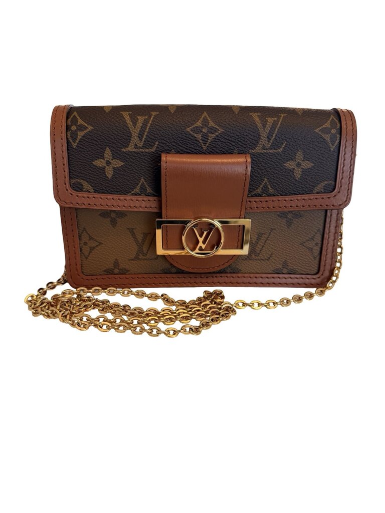 Dauphine Chain Wallet w/box