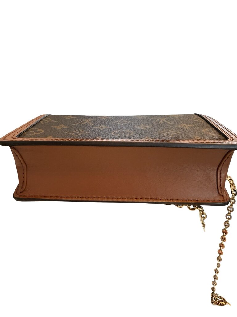 Dauphine Chain Wallet w/box
