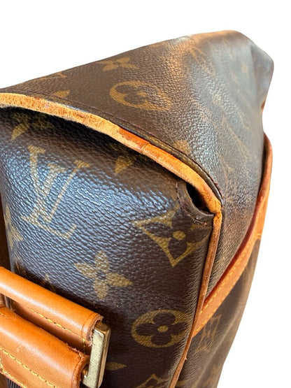 Monogram Abbesses Messenger