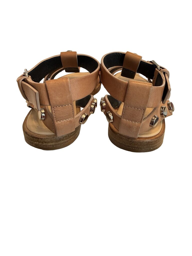 Flat Gladiator W/Studs