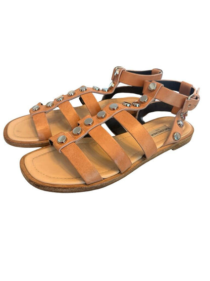Flat Gladiator W/Studs