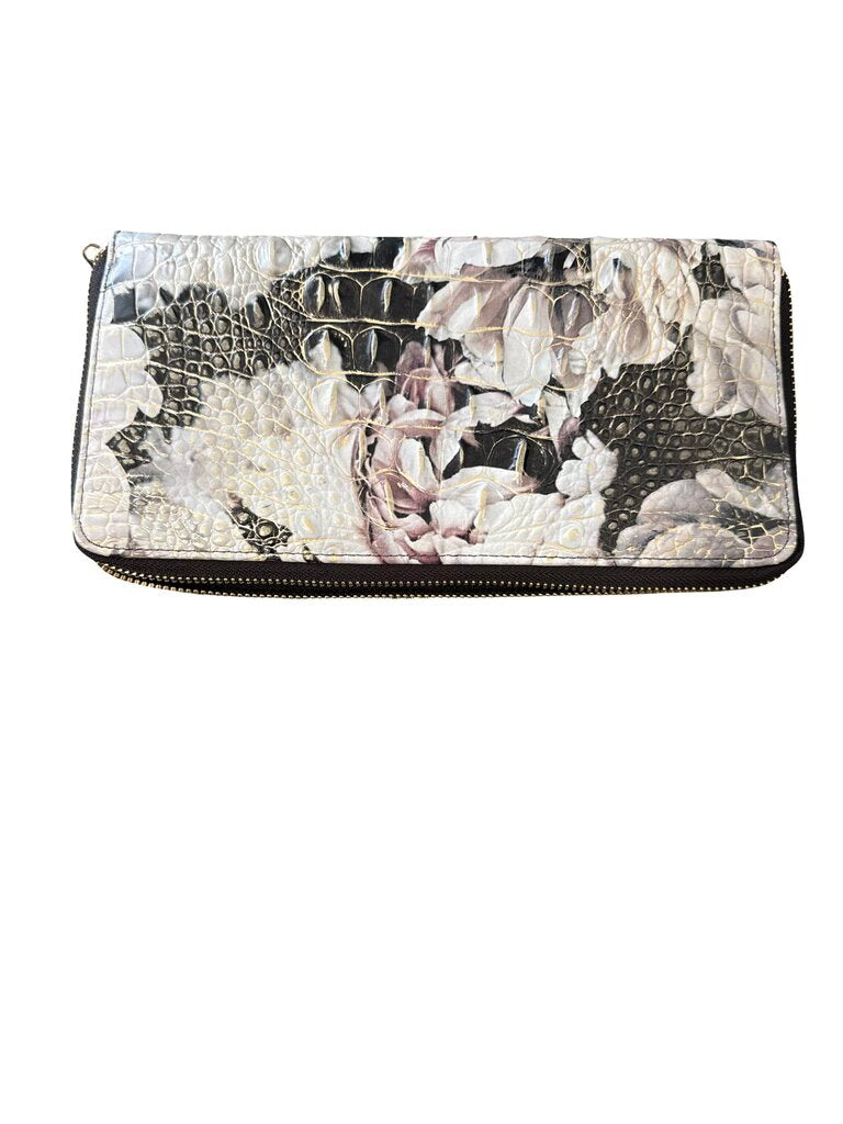 Faux Croc/Print Zip Around