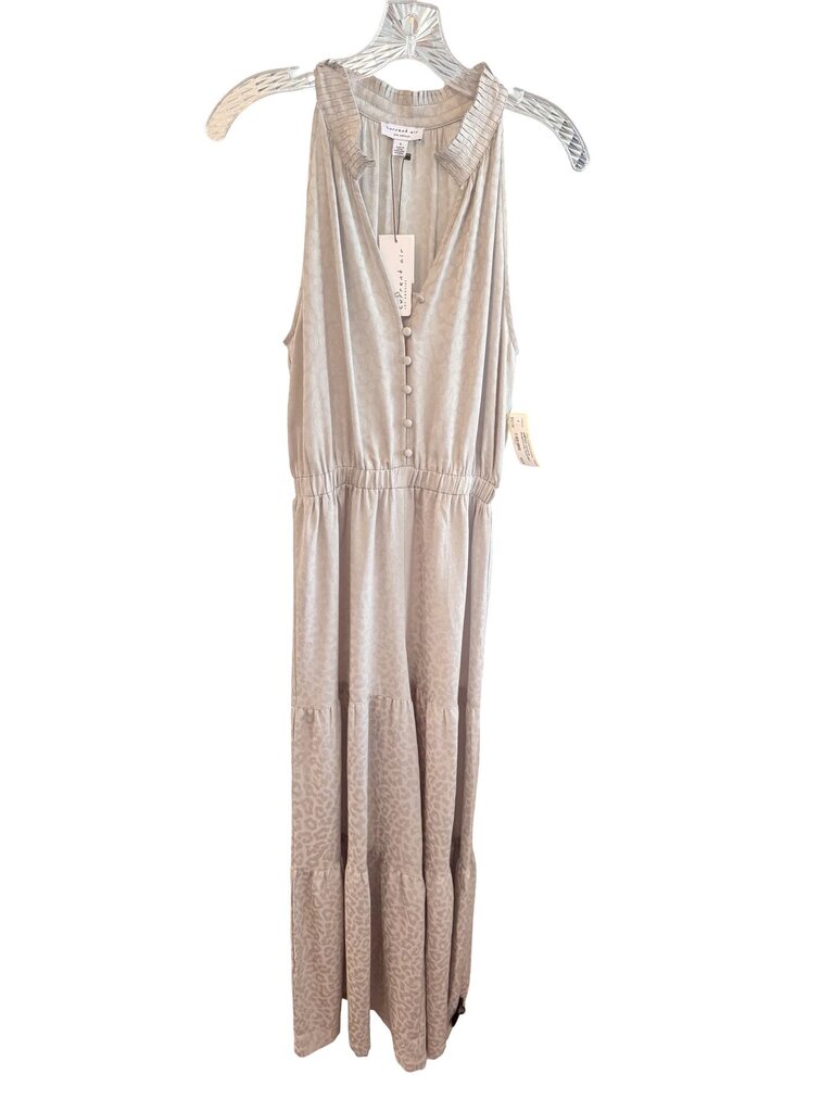 Jacquard Long Tiered NWT